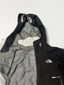 The North Face bunda Gore-tex, velikost M — second hand, velmi dobrý — detail 3