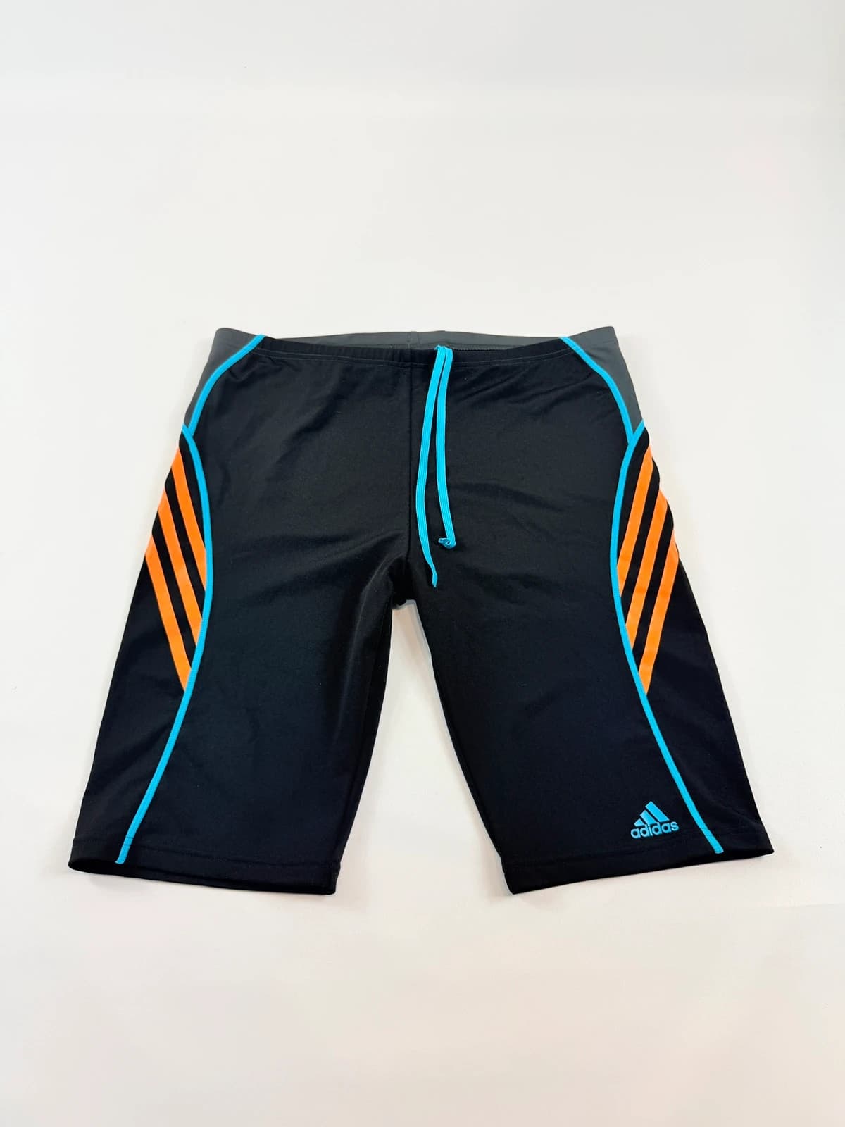 adidas Adidad kraťasy, velikost L — second hand, velmi dobrý