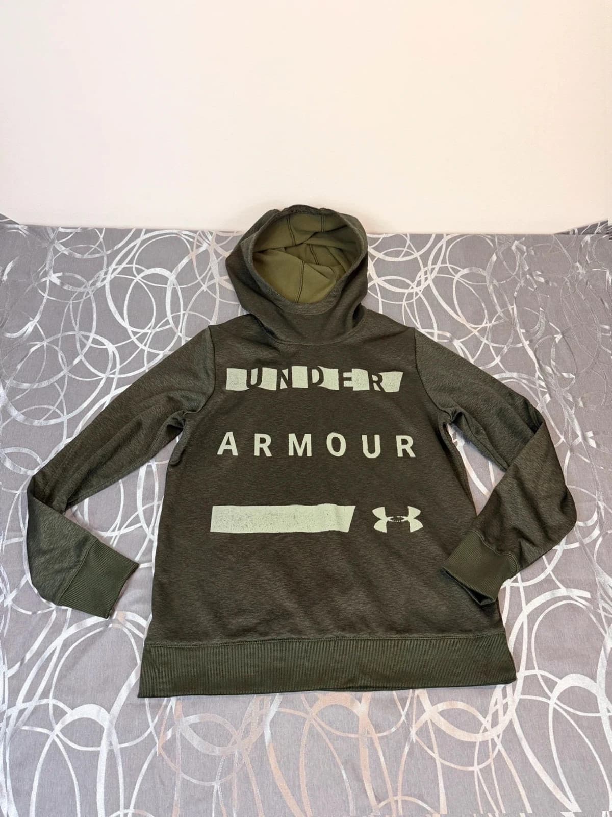 Under Armour mikina, velikost S — second hand, velmi dobrý