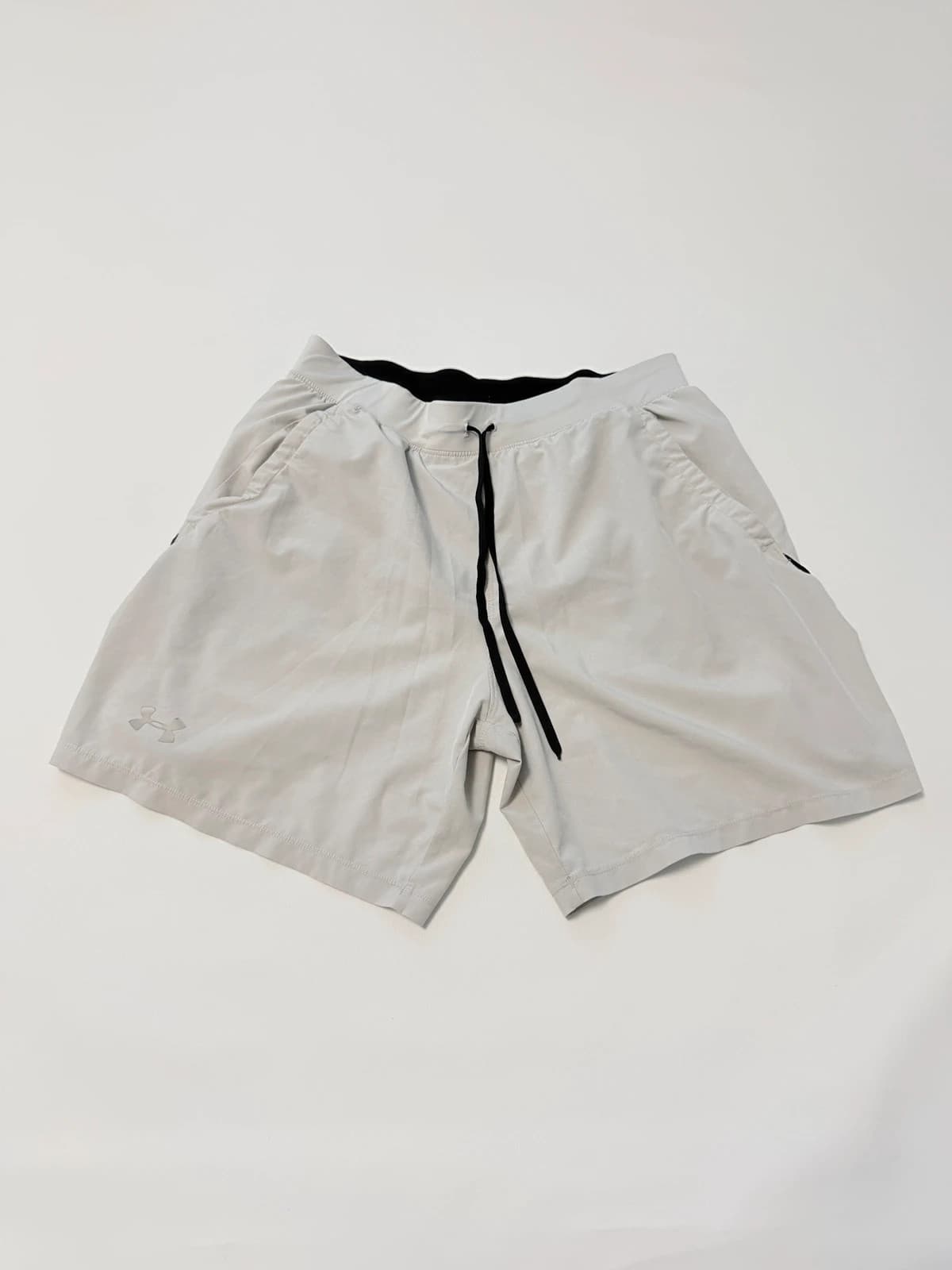 Under Armour kraťasy, velikost L — second hand, dobrý