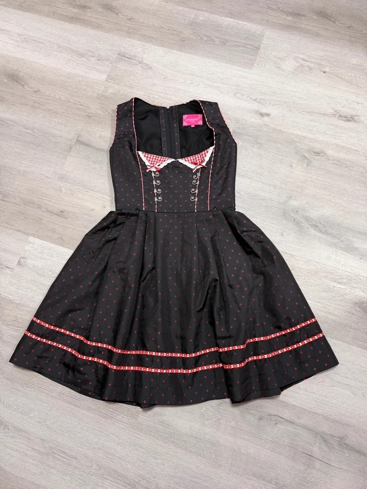 Krüger Madl bavorské šaty / kroj / dirndl, velikost 34 — second hand, velmi dobrý