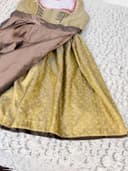 Krüger Madl Krüger bavorské šaty / dirndl / kroj, velikost 44 — second hand, velmi dobrý — detail 2