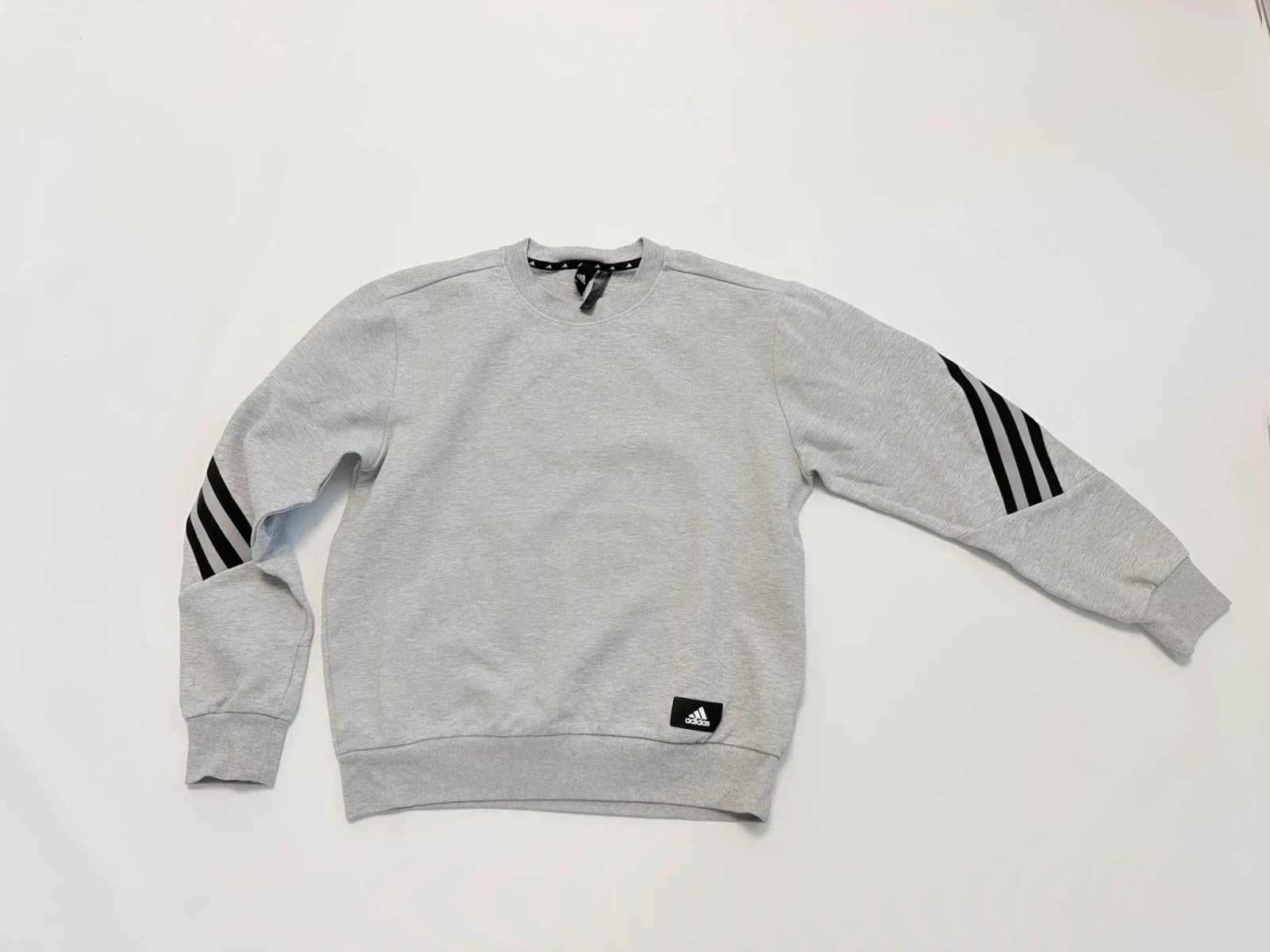 Mikina Adidas, velikost M — second hand, velmi dobrý