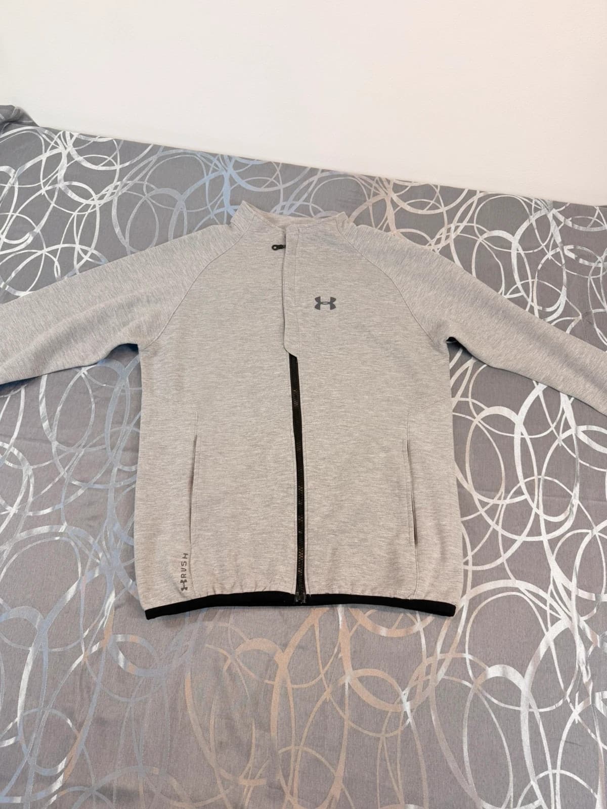 Under Armour mikina, velikost S — second hand, velmi dobrý
