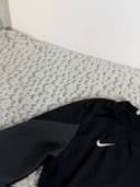 Nike bunda, velikost L — second hand, velmi dobrý — detail 4