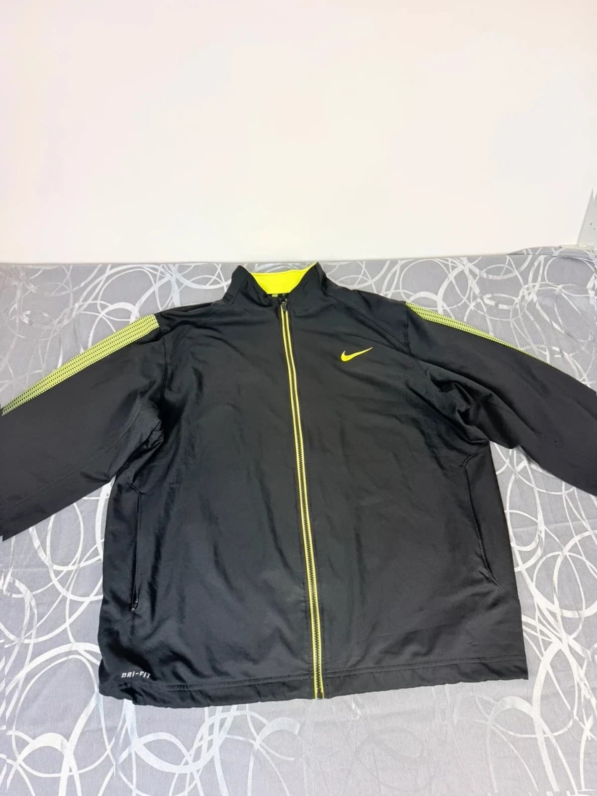 Nike bunda, velikost XXL — second hand, velmi dobrý