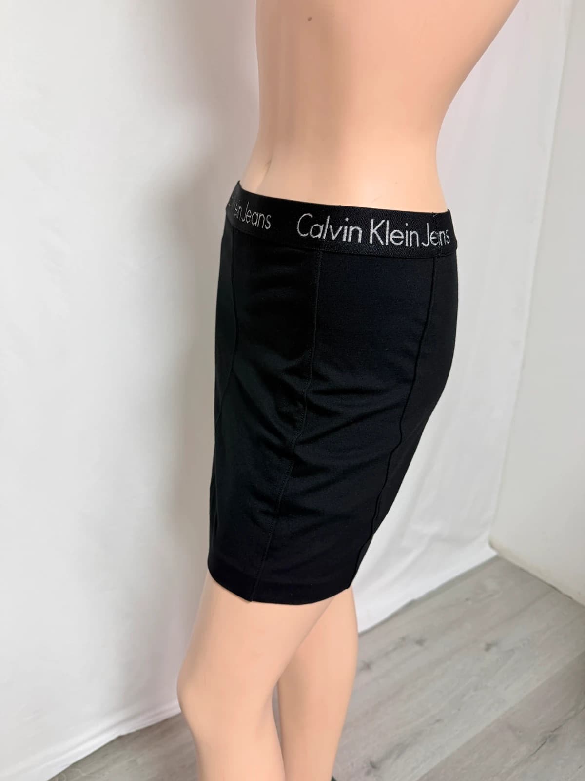 Calvin Klein sukně, velikost S — second hand, velmi dobrý
