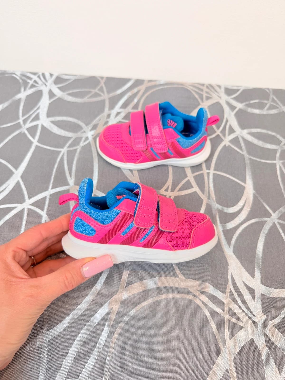 Adidas boty / tenisky, velikost 22 — second hand, velmi dobrý