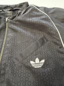 Adidas bunda, velikost M — second hand, velmi dobrý — detail 2