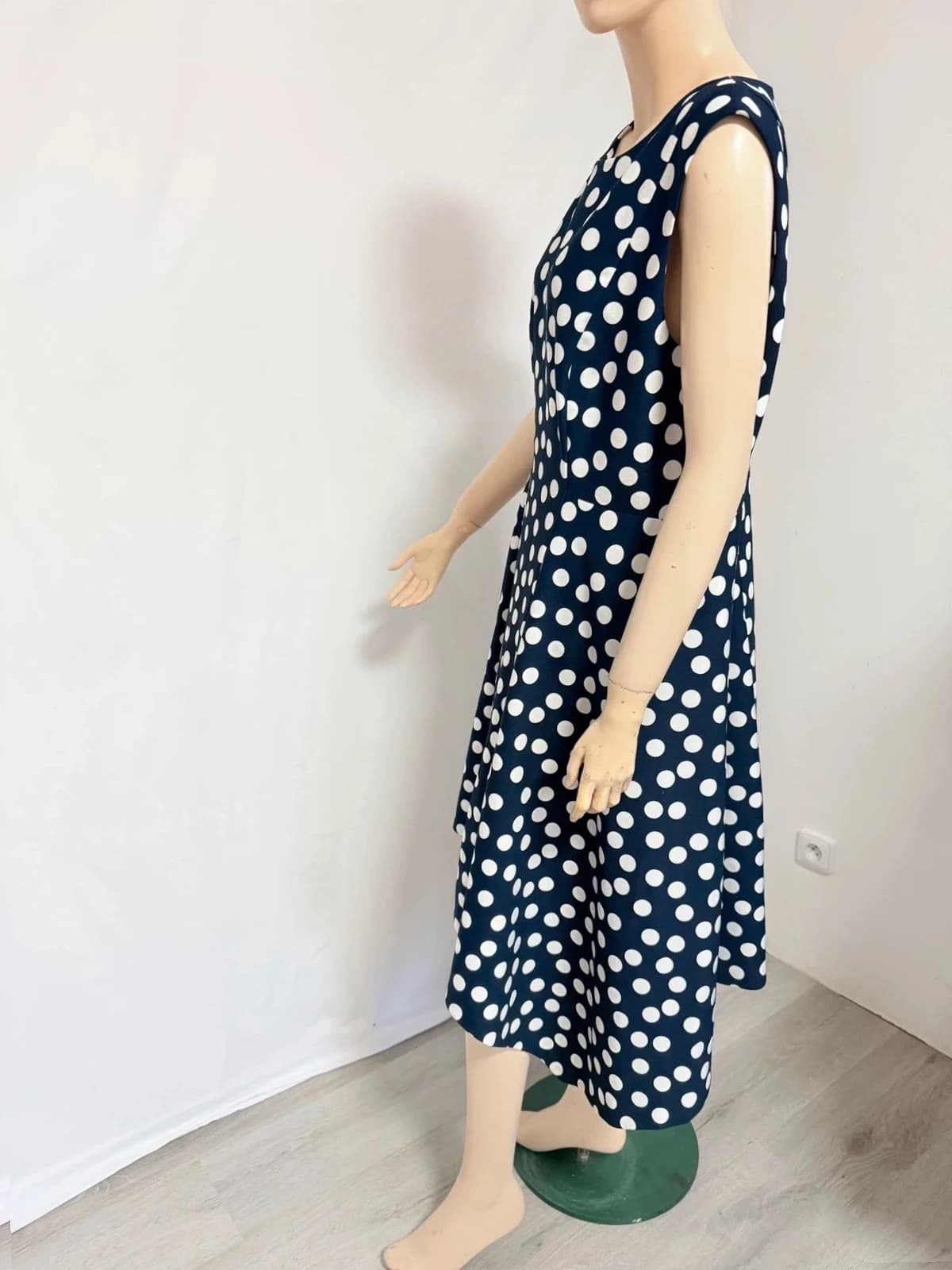 DKNY šaty, velikost 46 — second hand, velmi dobrý
