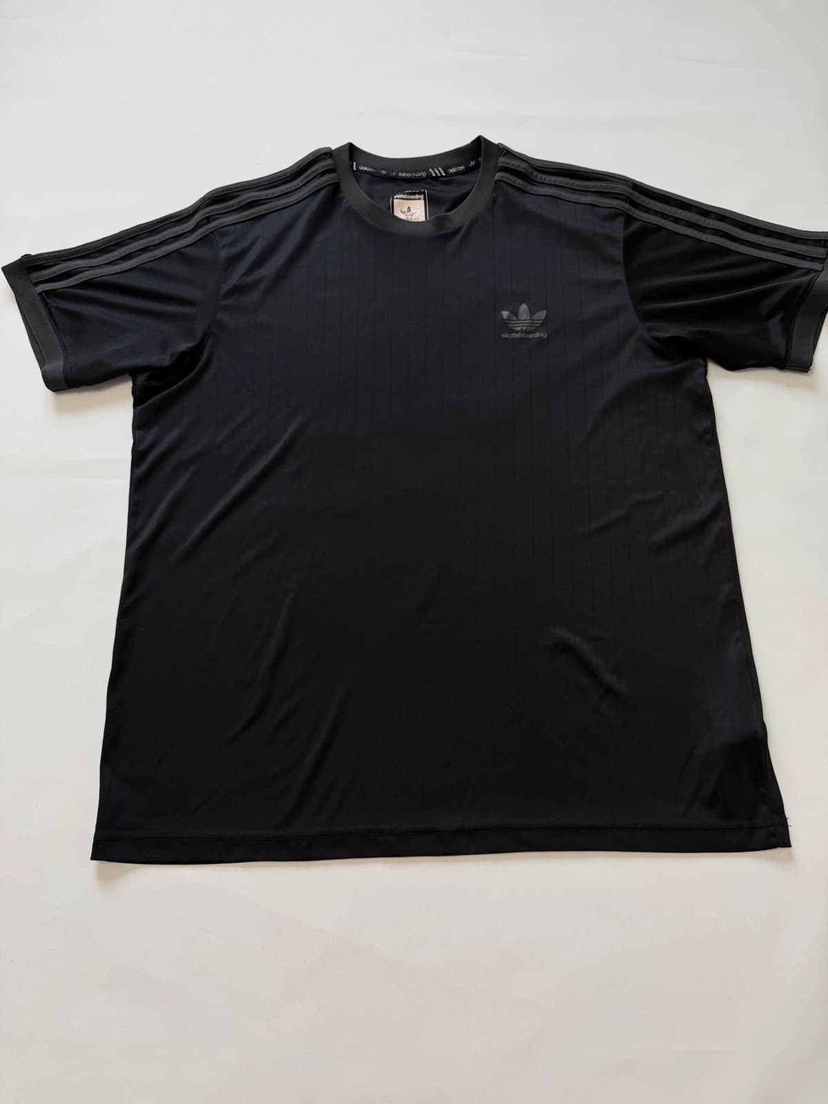 Adidas Skateboarding, velikost XL — second hand, velmi dobrý