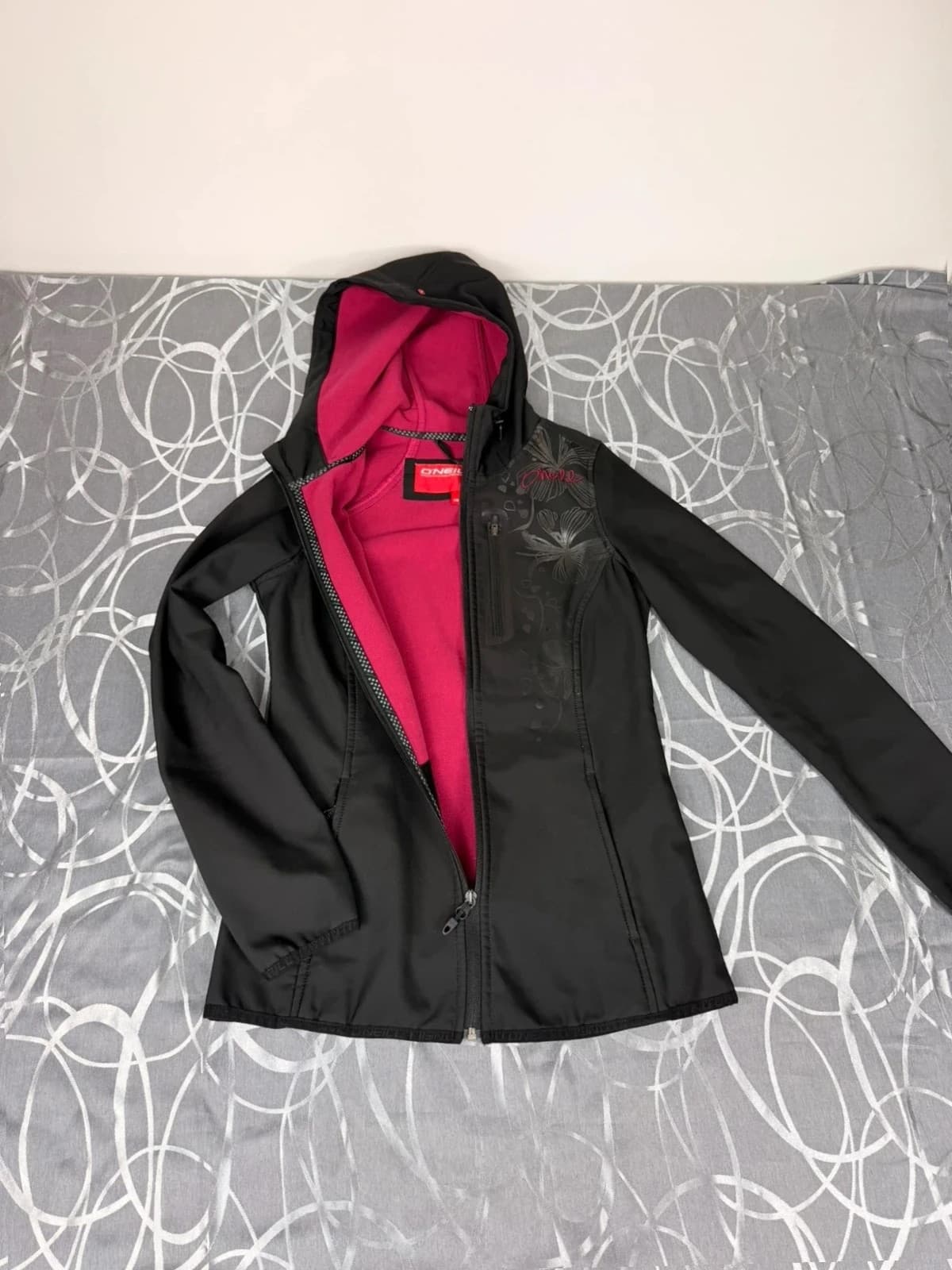 O'Neill softshellová bunda, velikost XS — second hand, velmi dobrý