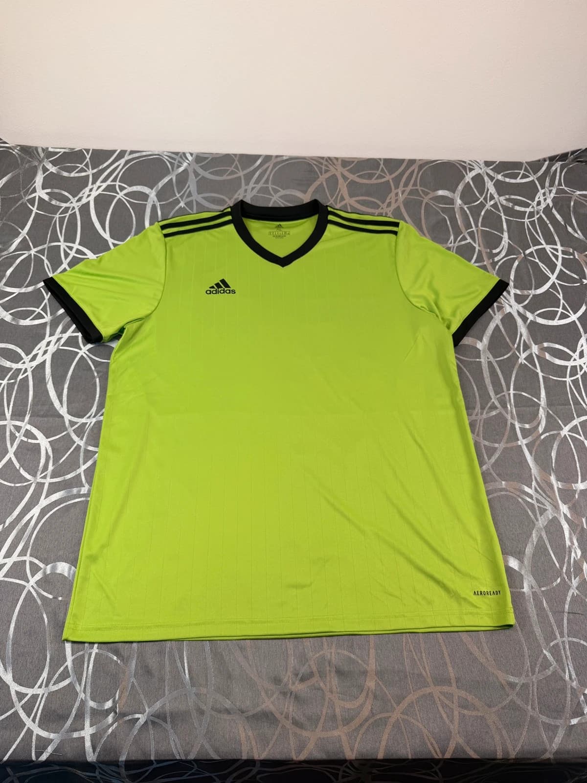 Adidas triko, velikost XL — second hand, velmi dobrý