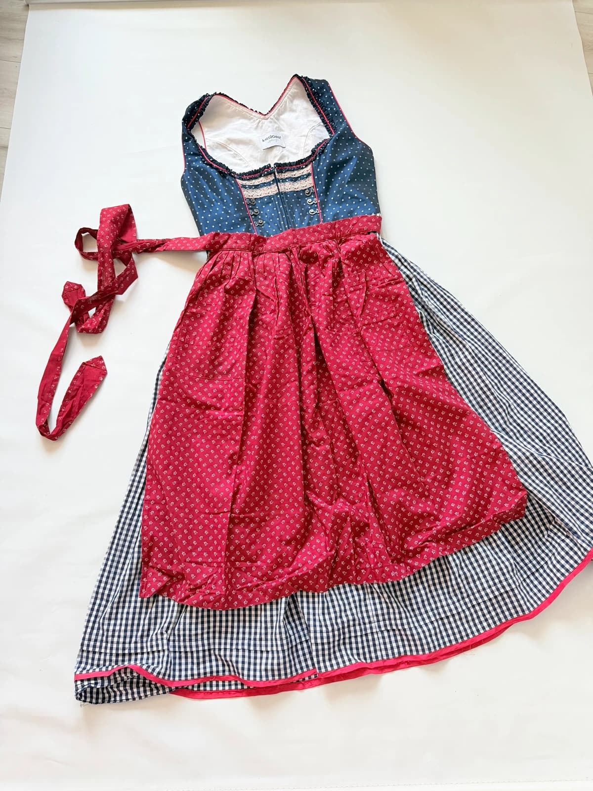 Krüger Dirndl Krüger bavorské šaty / dirndl, velikost 38 — second hand, velmi dobrý