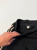 Kraťasy Adidas, velikost S — second hand, velmi dobrý — detail 3