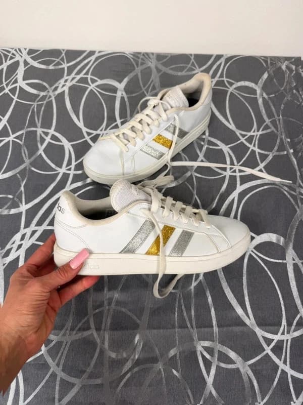 Adidas boty / tenisky, velikost 41 — second hand, velmi dobrý
