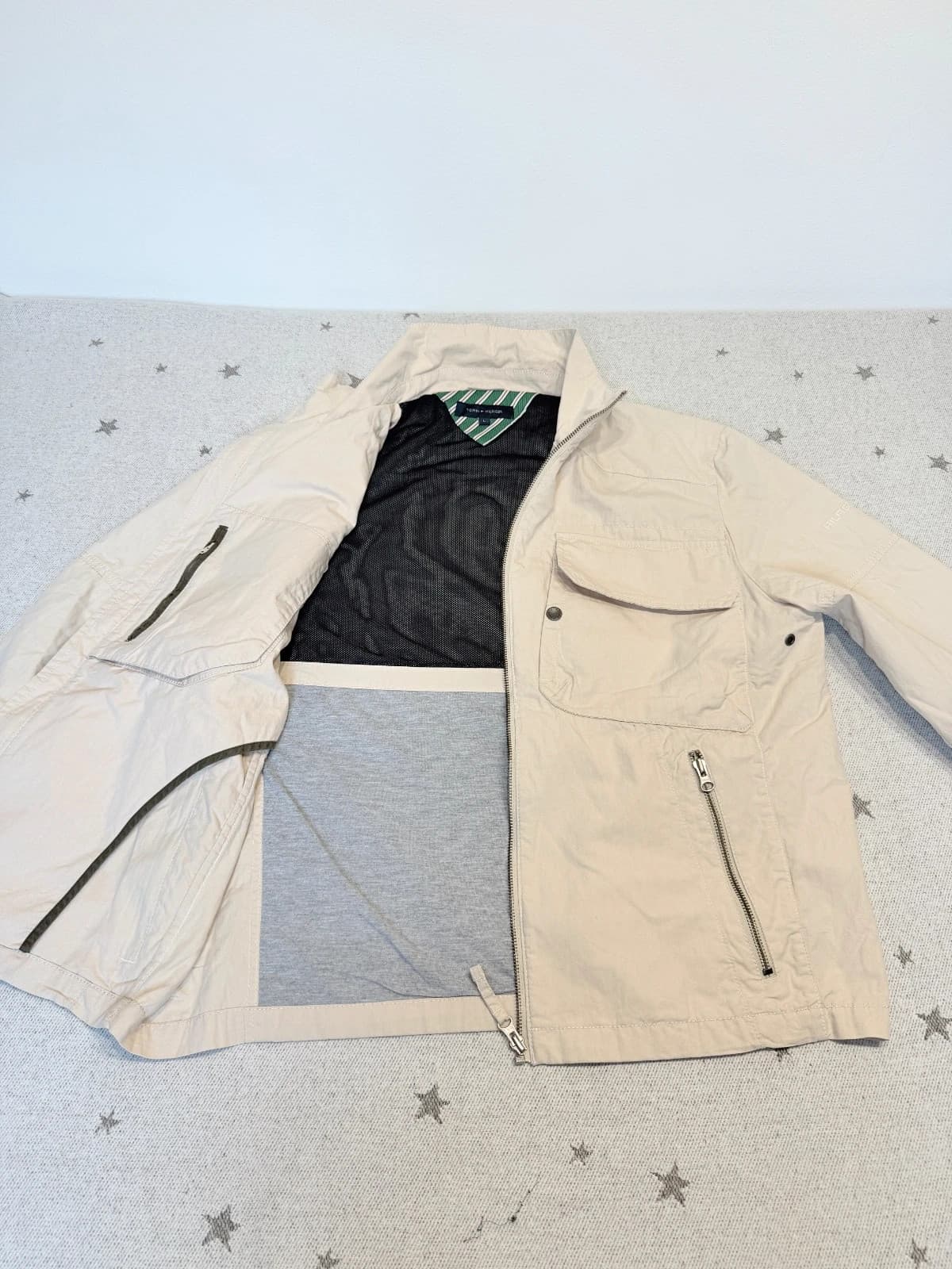 Tommy Hilfiger bunda, velikost L — second hand, velmi dobrý