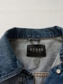 Guess riflová bunda, velikost L — second hand, velmi dobrý — detail 2
