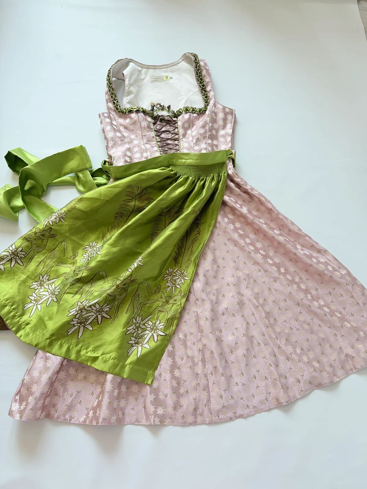 Bavorské šaty / dirndl / kroj Tramontana, velikost 38 — second hand, velmi dobrý