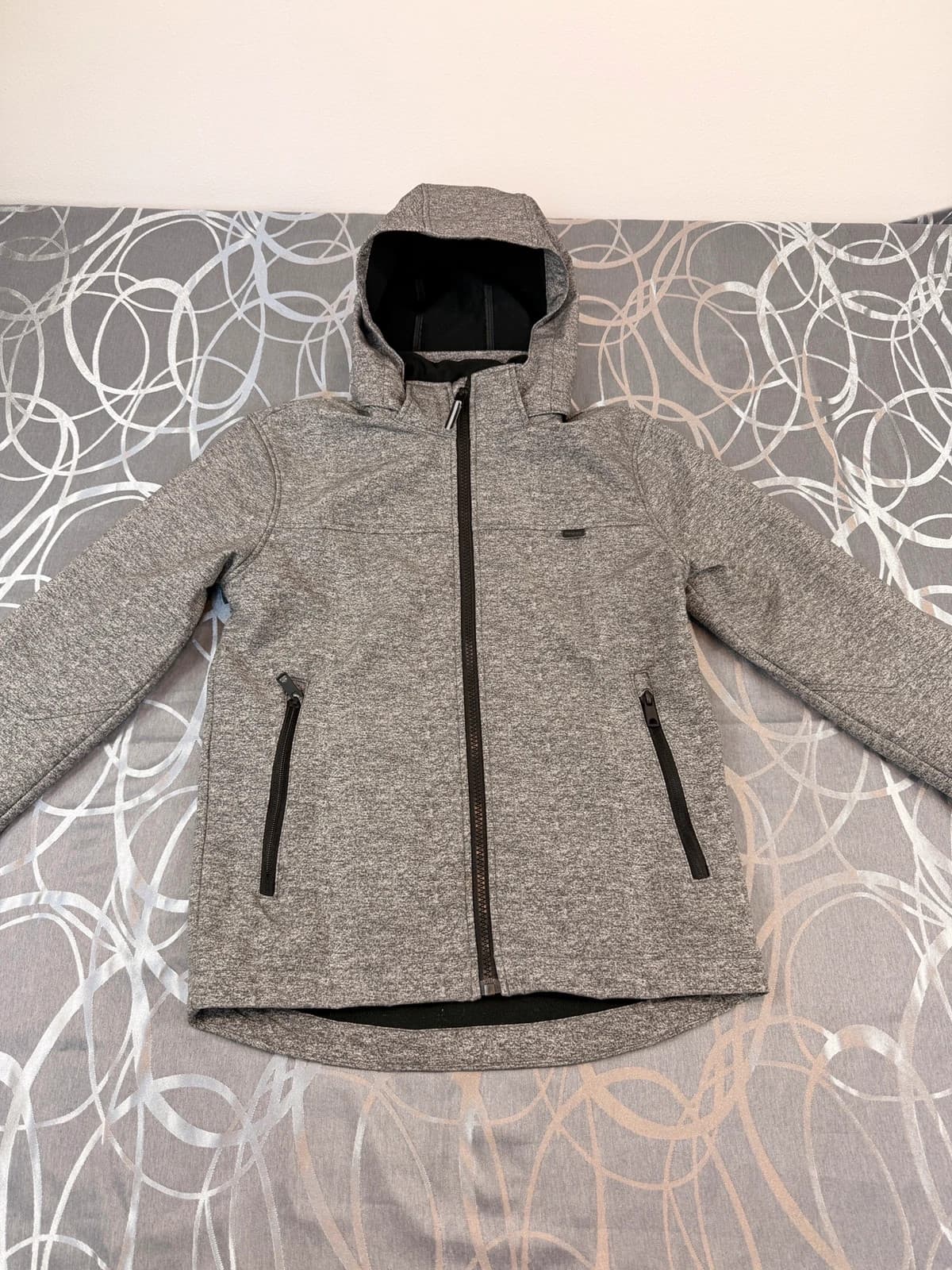 H&M softshellová bunda, velikost 146 — second hand, velmi dobrý
