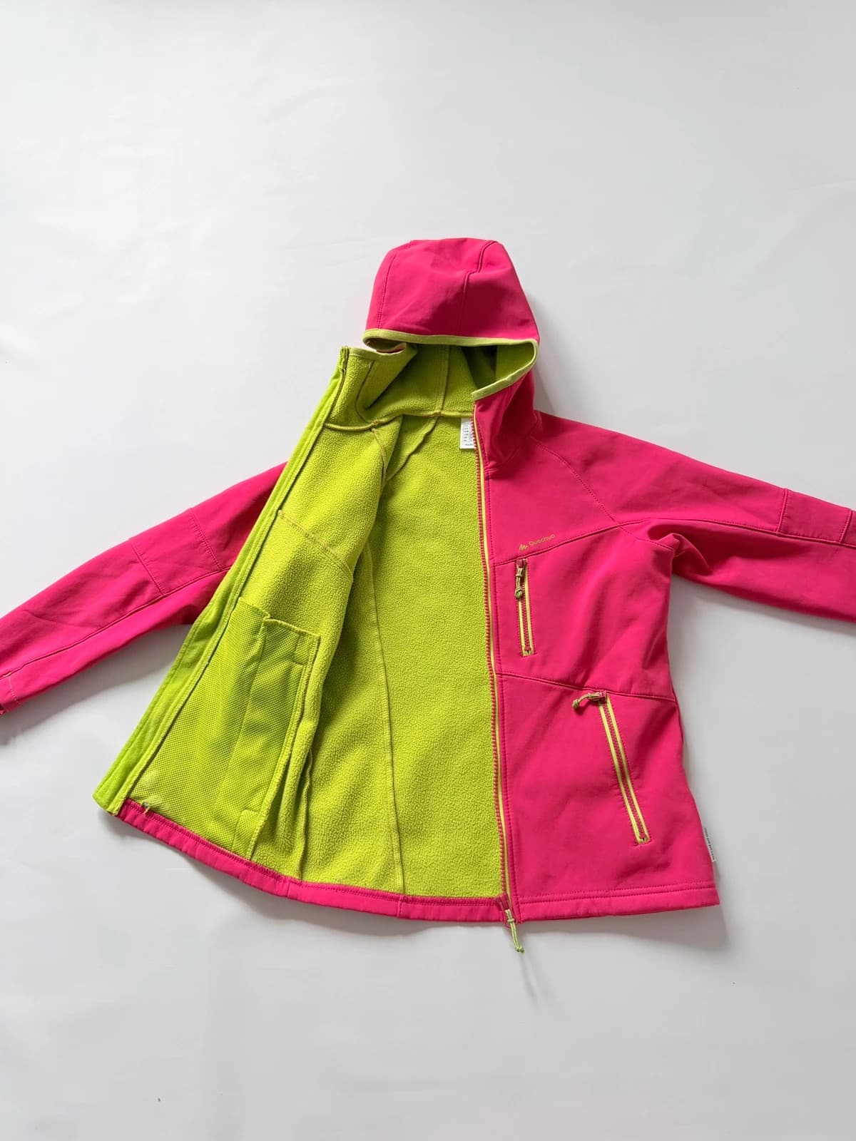 Quechua softshellová bunda, velikost 116-122 — second hand, velmi dobrý