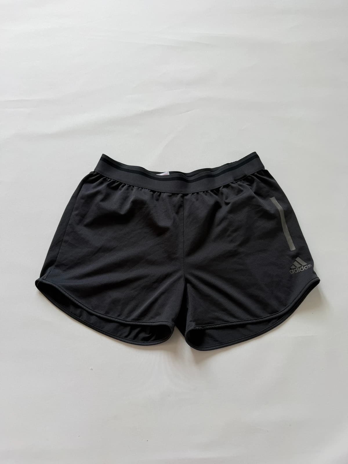 Adidas kraťasy, velikost 164 — second hand, velmi dobrý
