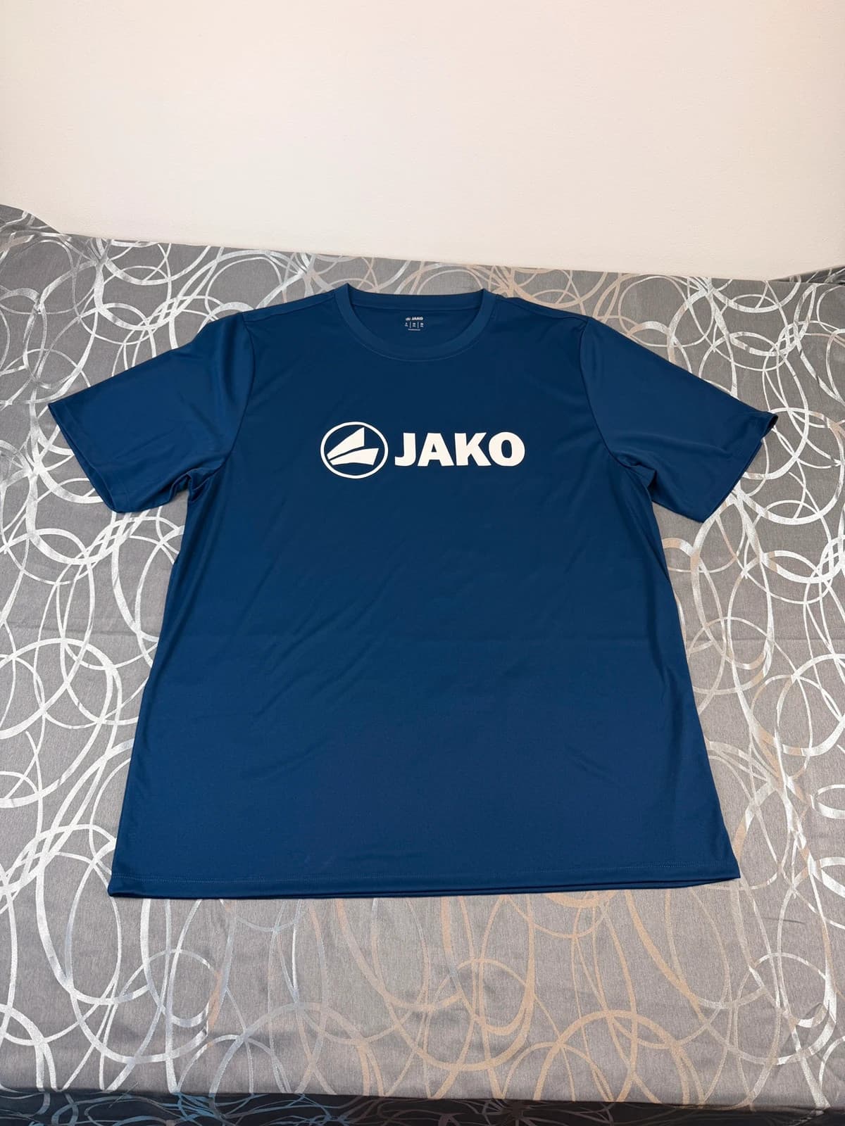Jako triko, velikost XXL — second hand, velmi dobrý