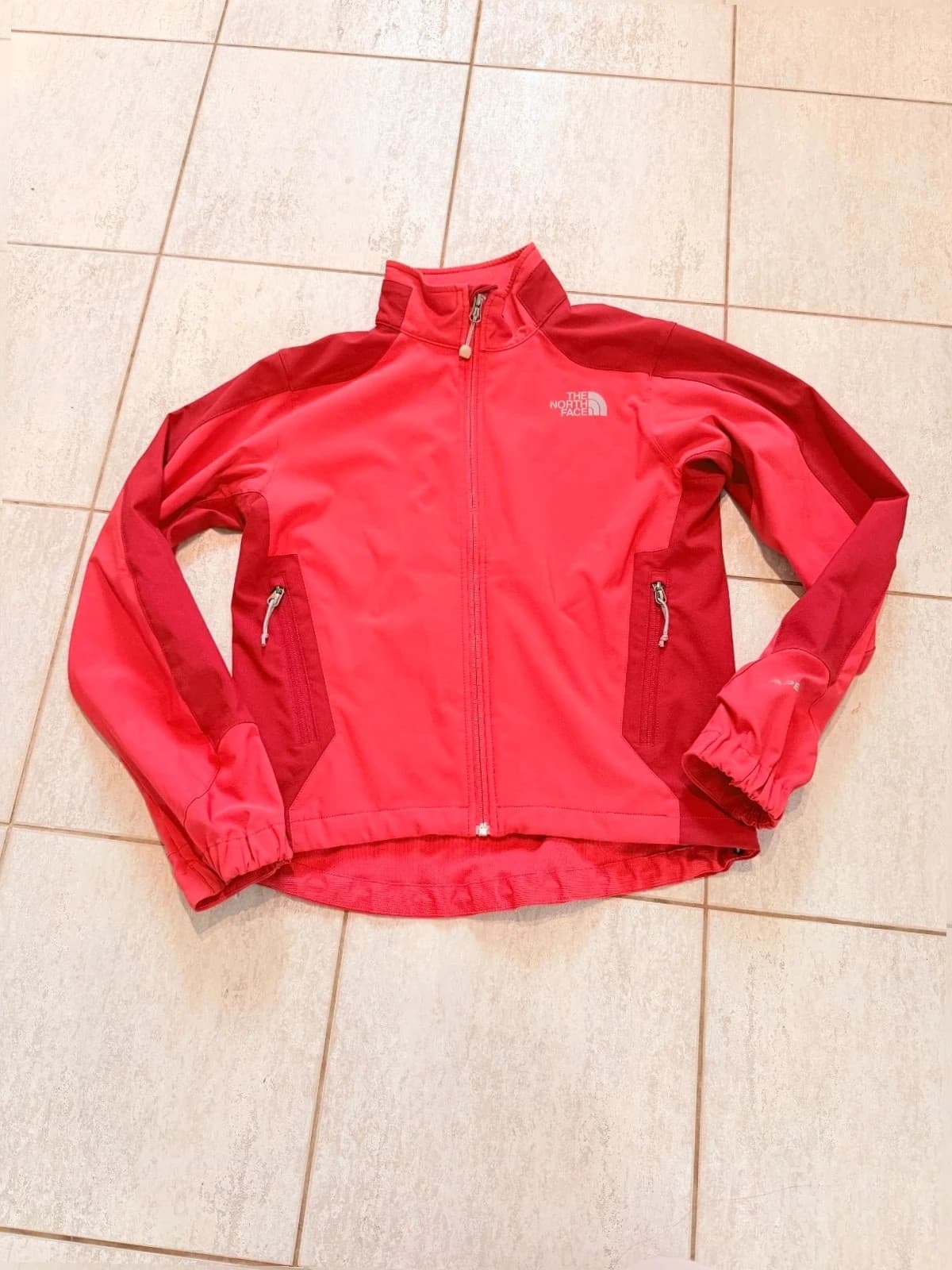 The North Face bunda, velikost M — second hand, velmi dobrý
