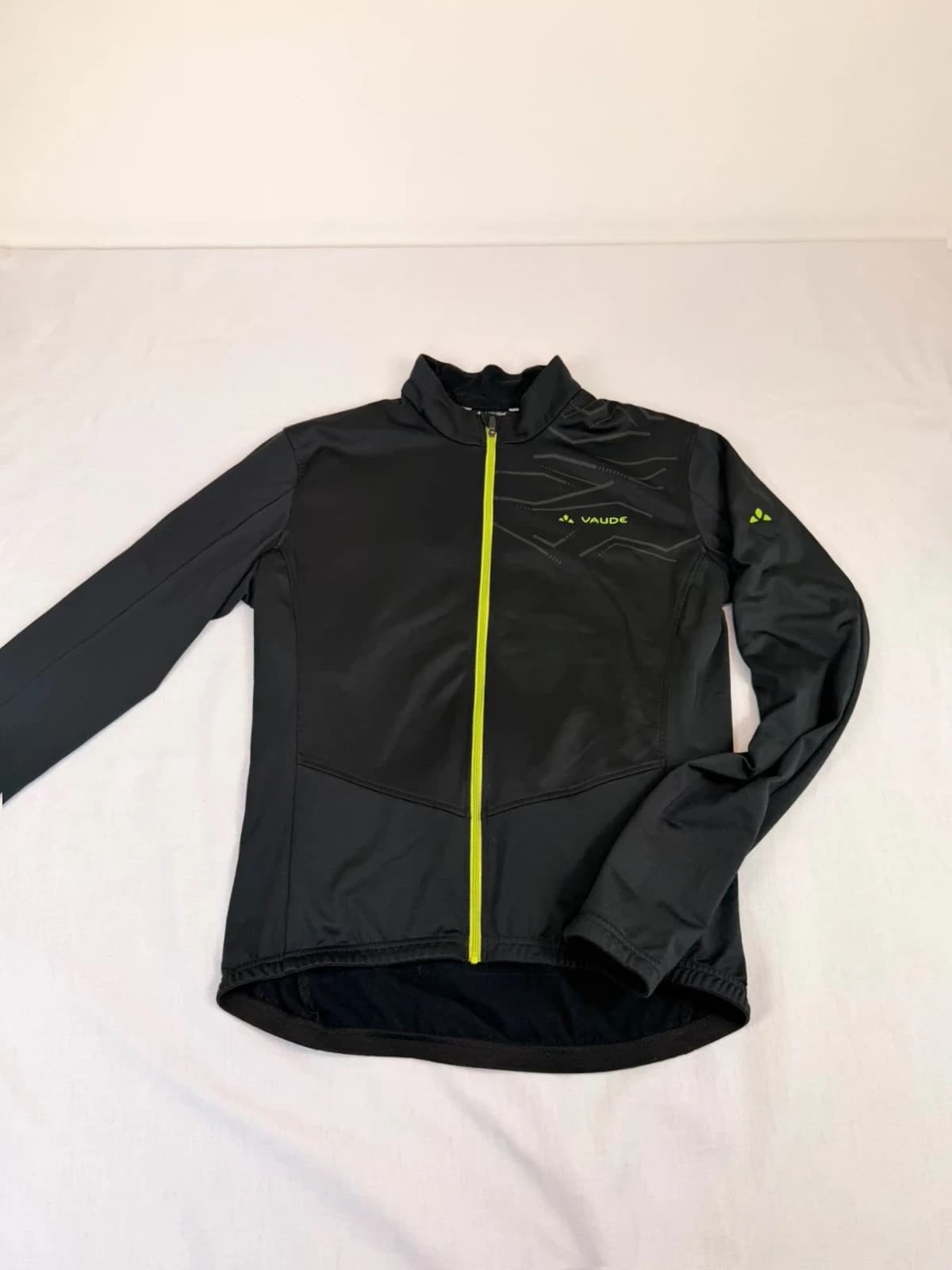 Vaude cyklistická softshellová bunda, velikost M — second hand, velmi dobrý