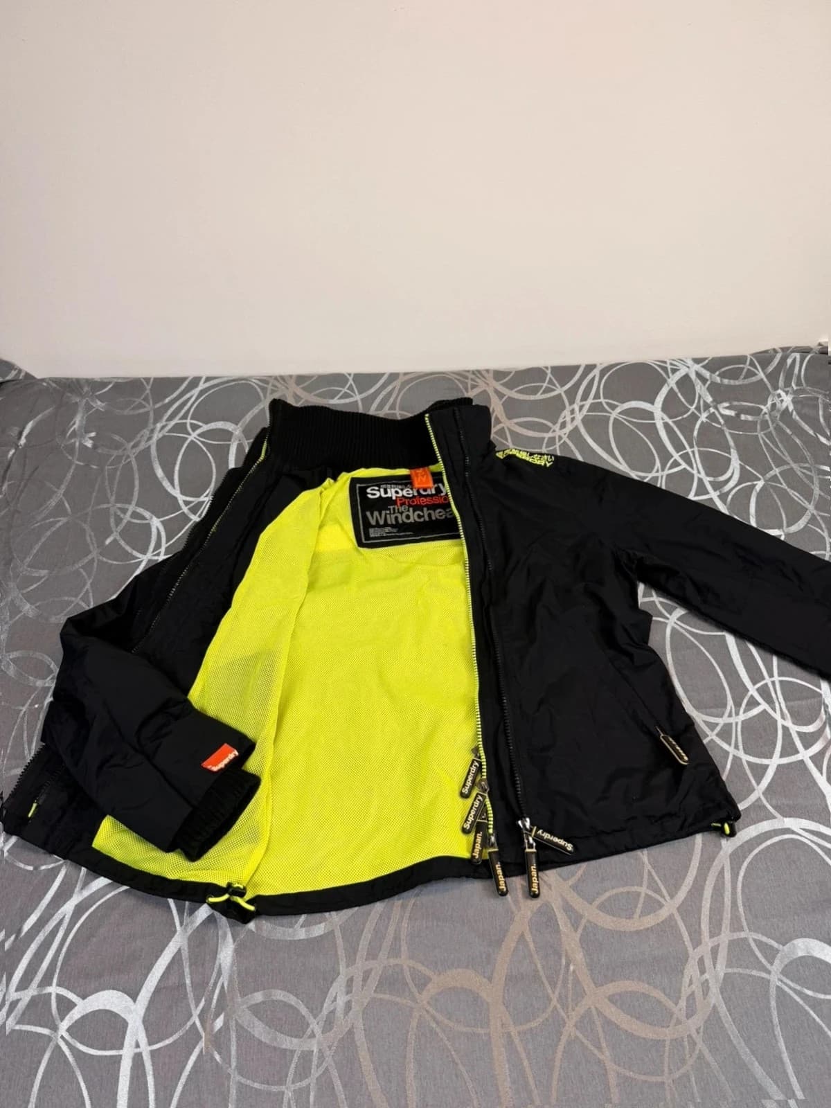 Superdry bunda, velikost M — second hand, velmi dobrý