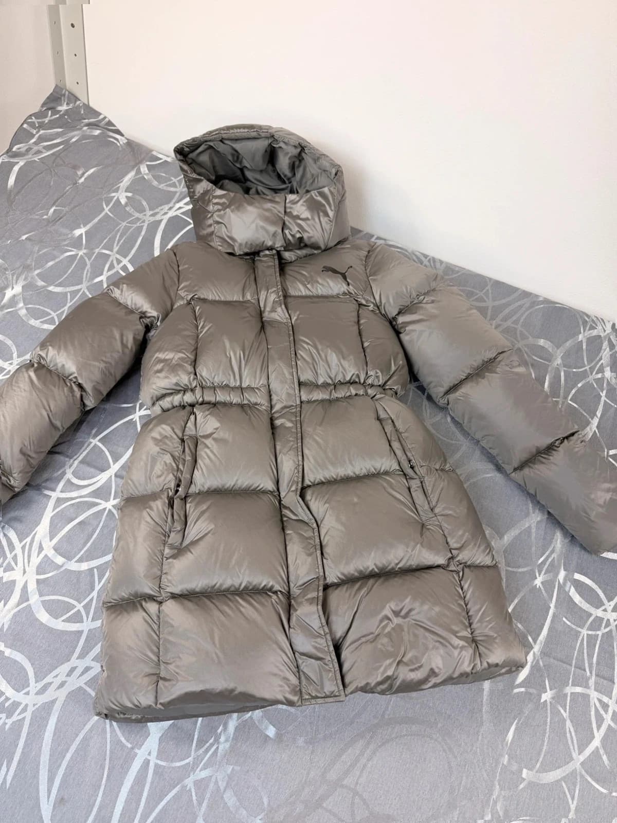 Krásný péřový kabát Puma, velikost XS — second hand, velmi dobrý
