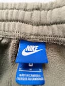 Nike tepláky, velikost M — second hand, velmi dobrý — detail 3