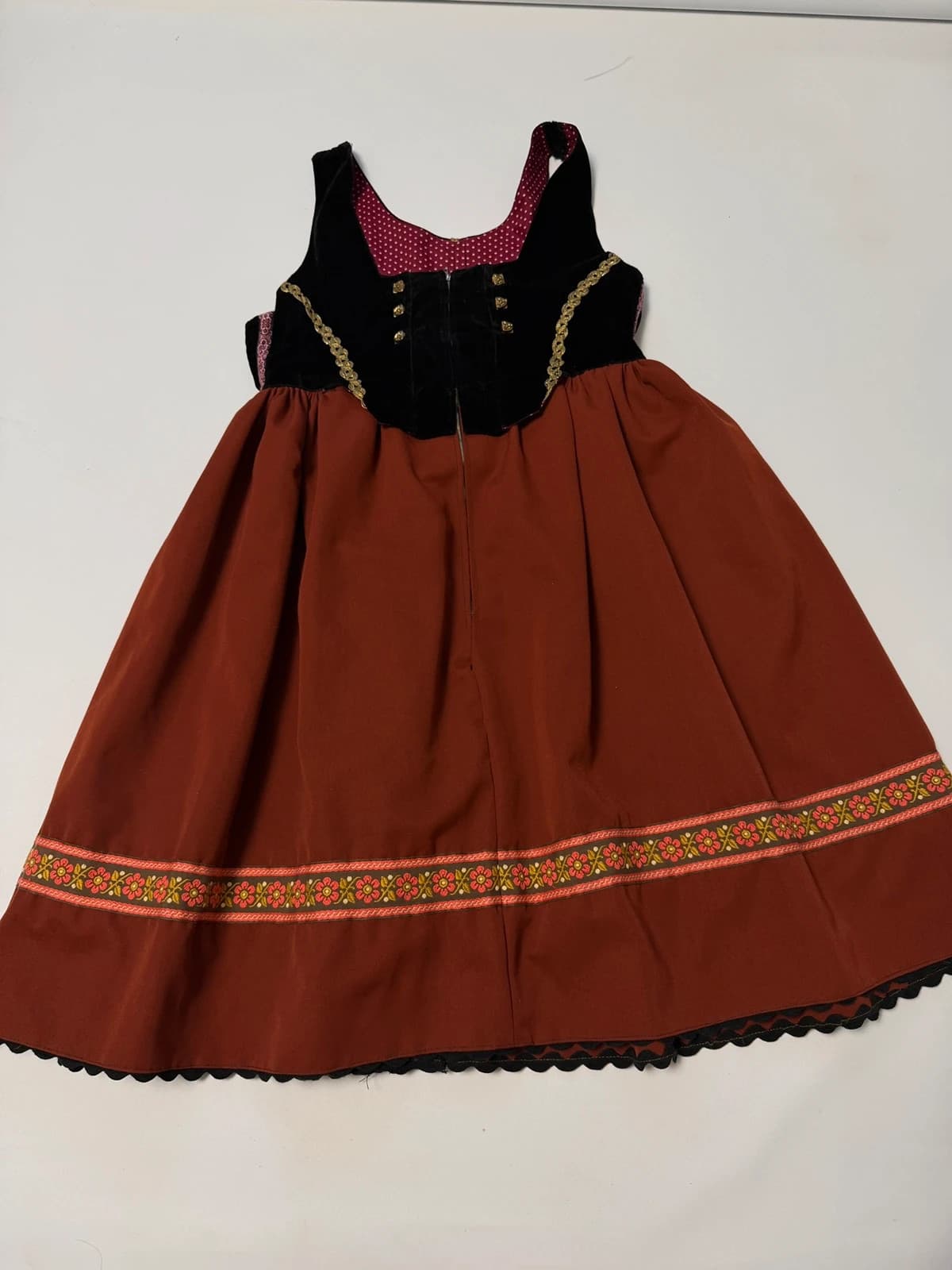 Bez značky bavorské šaty / dirndl/ kroj, velikost 42 — second hand, velmi dobrý
