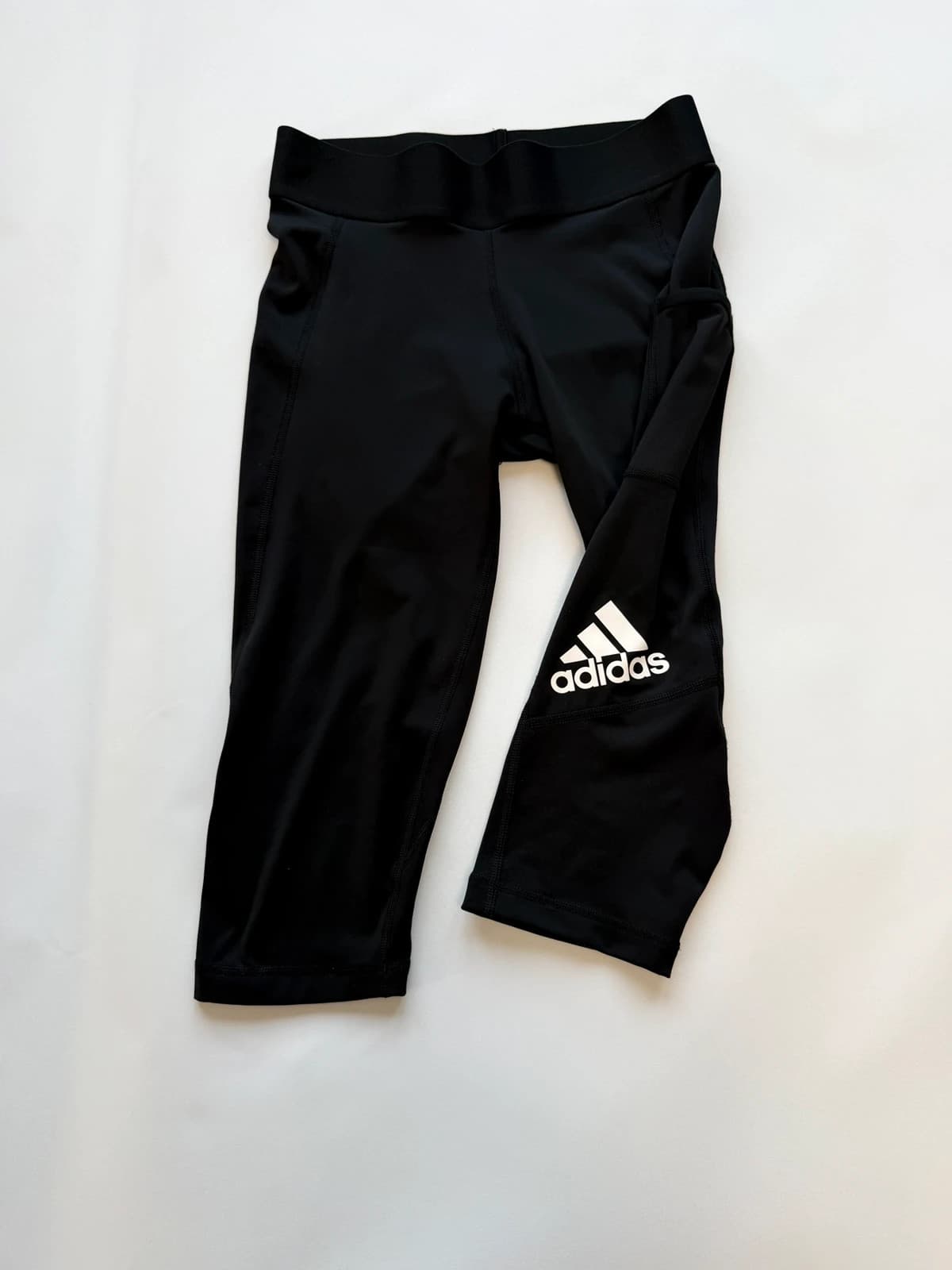 Kraťasy Adidas, velikost 34 — second hand, velmi dobrý