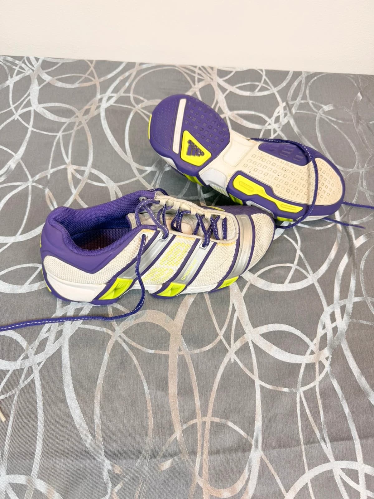 Sálové Adidas boty, velikost 39 — second hand, velmi dobrý
