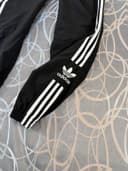 Sportovní kalhoty Adidas, velikost S — second hand, velmi dobrý — detail 2