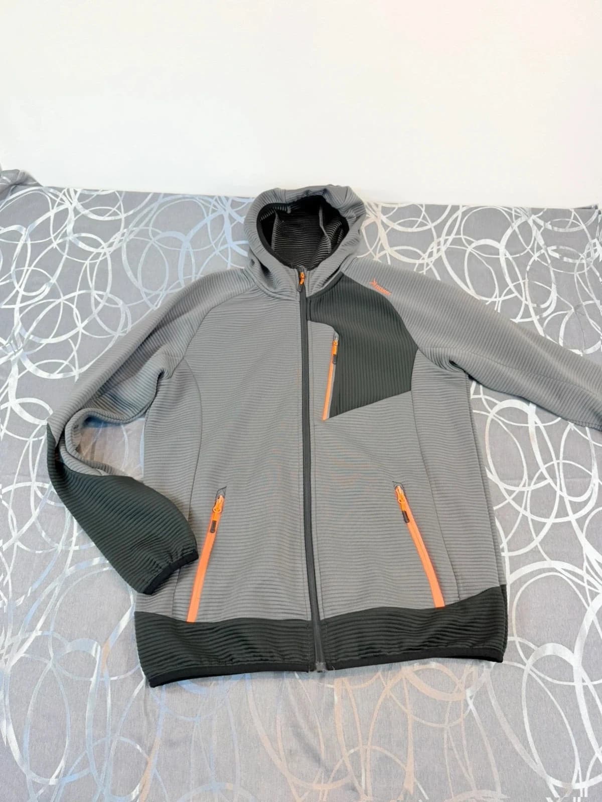 Rossi mikina, velikost M — second hand, velmi dobrý