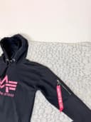 Alpha Industries mikina, velikost M — second hand, velmi dobrý — detail 2