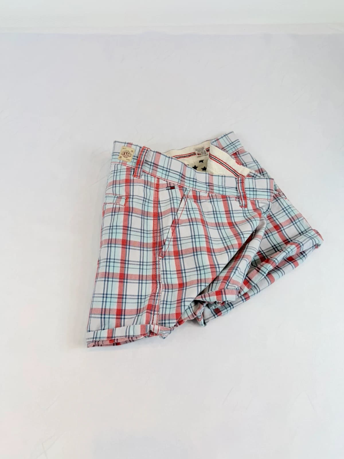 Kraťasy Tommy Hilfiger, velikost M — second hand, velmi dobrý