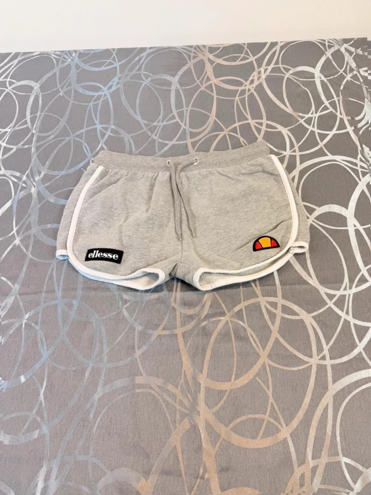 Ellesse kraťasy, velikost 140-146 — second hand, velmi dobrý