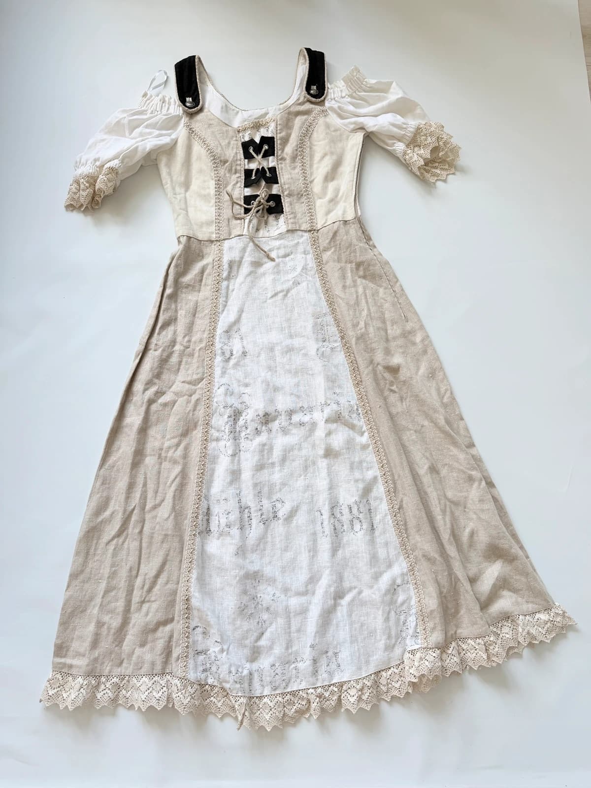 trachtenmoden TrachrenModen bavorské lněné šaty, velikost 40 — second hand, velmi dobrý