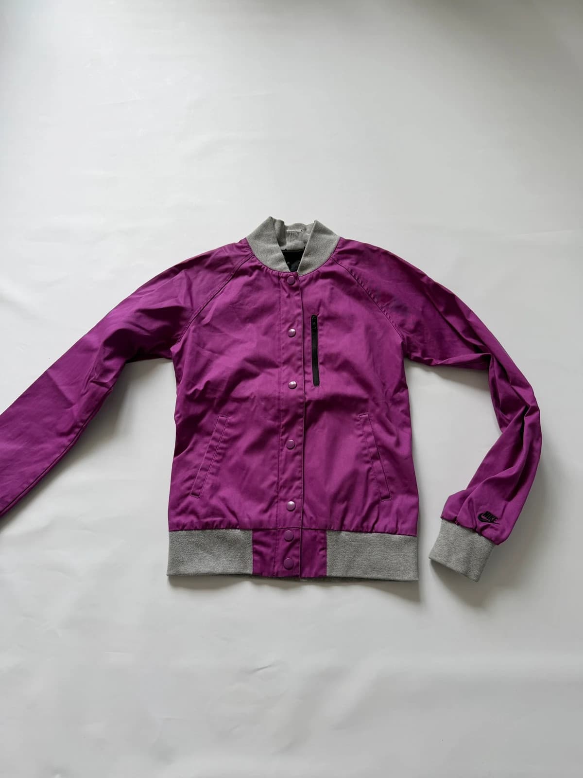 Bunda Nike, velikost S — second hand, velmi dobrý