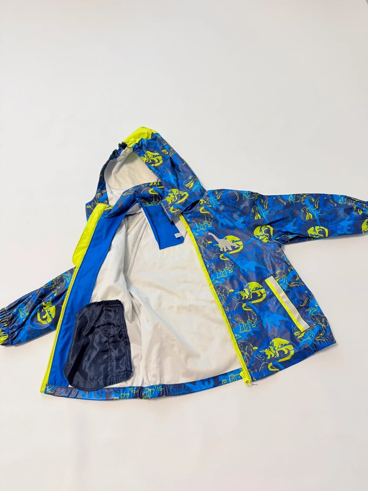 C&A nepromokavâ bunda, velikost 98 — second hand, dobrý