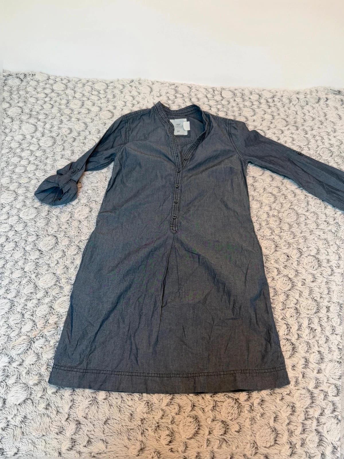 H&M šaty riflové, velikost 34 — second hand, velmi dobrý
