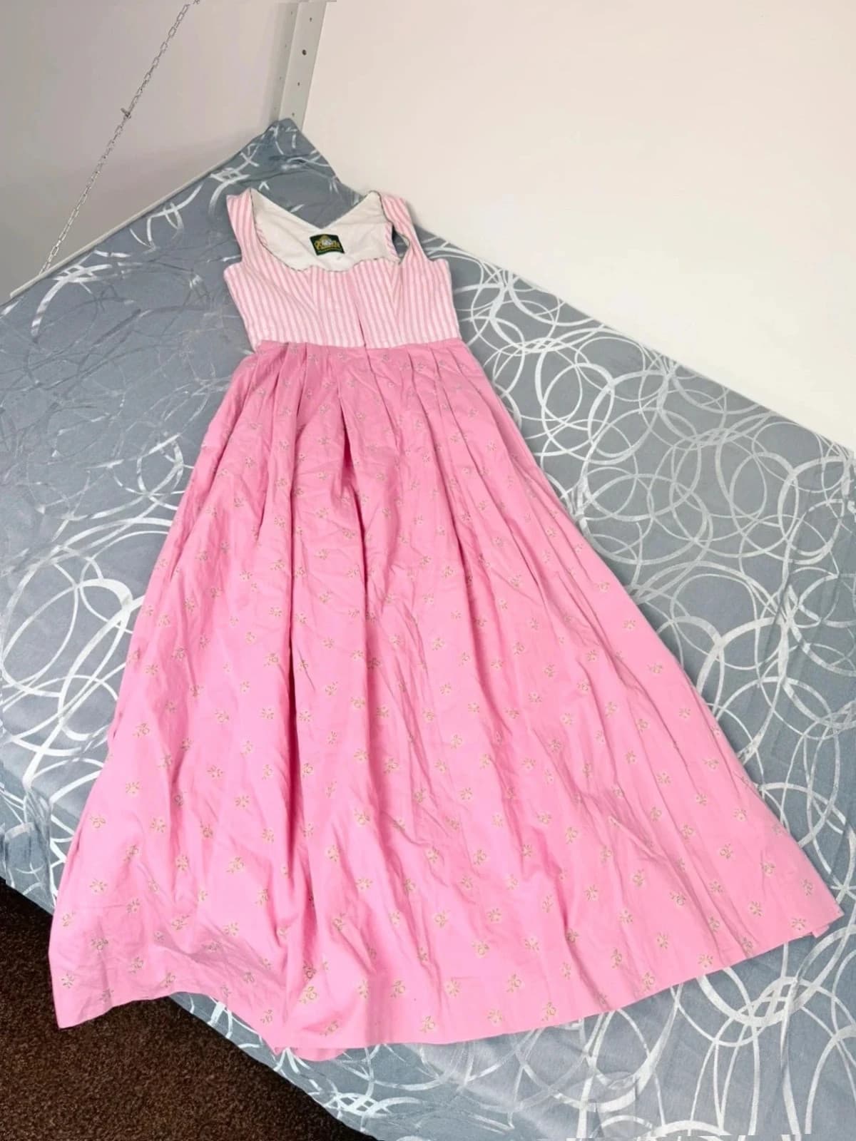 Hammerschmid bavorské šaty / dirndl / kroj, velikost 34 — second hand, velmi dobrý