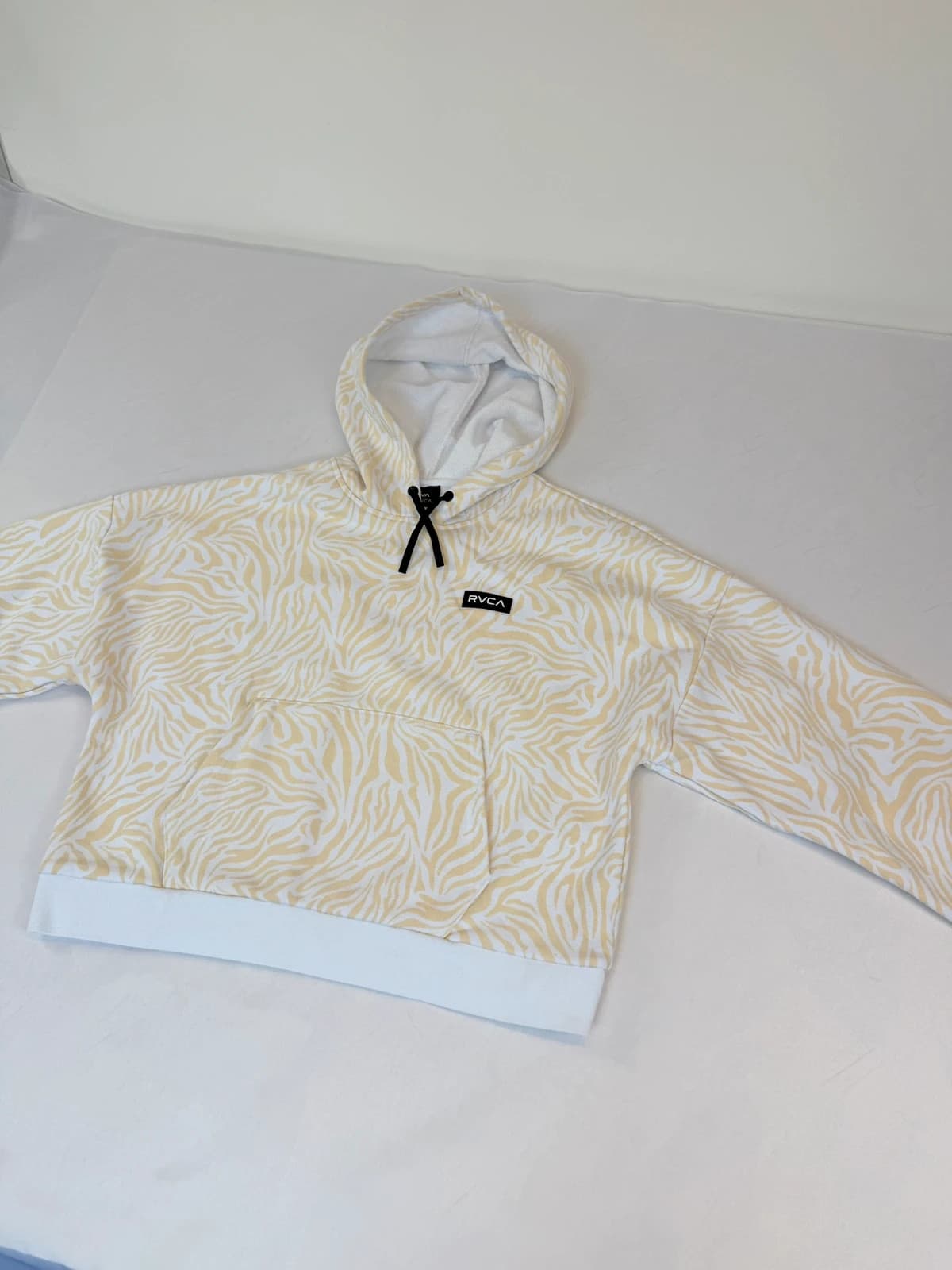 RVCA mikina, velikost S — second hand, velmi dobrý