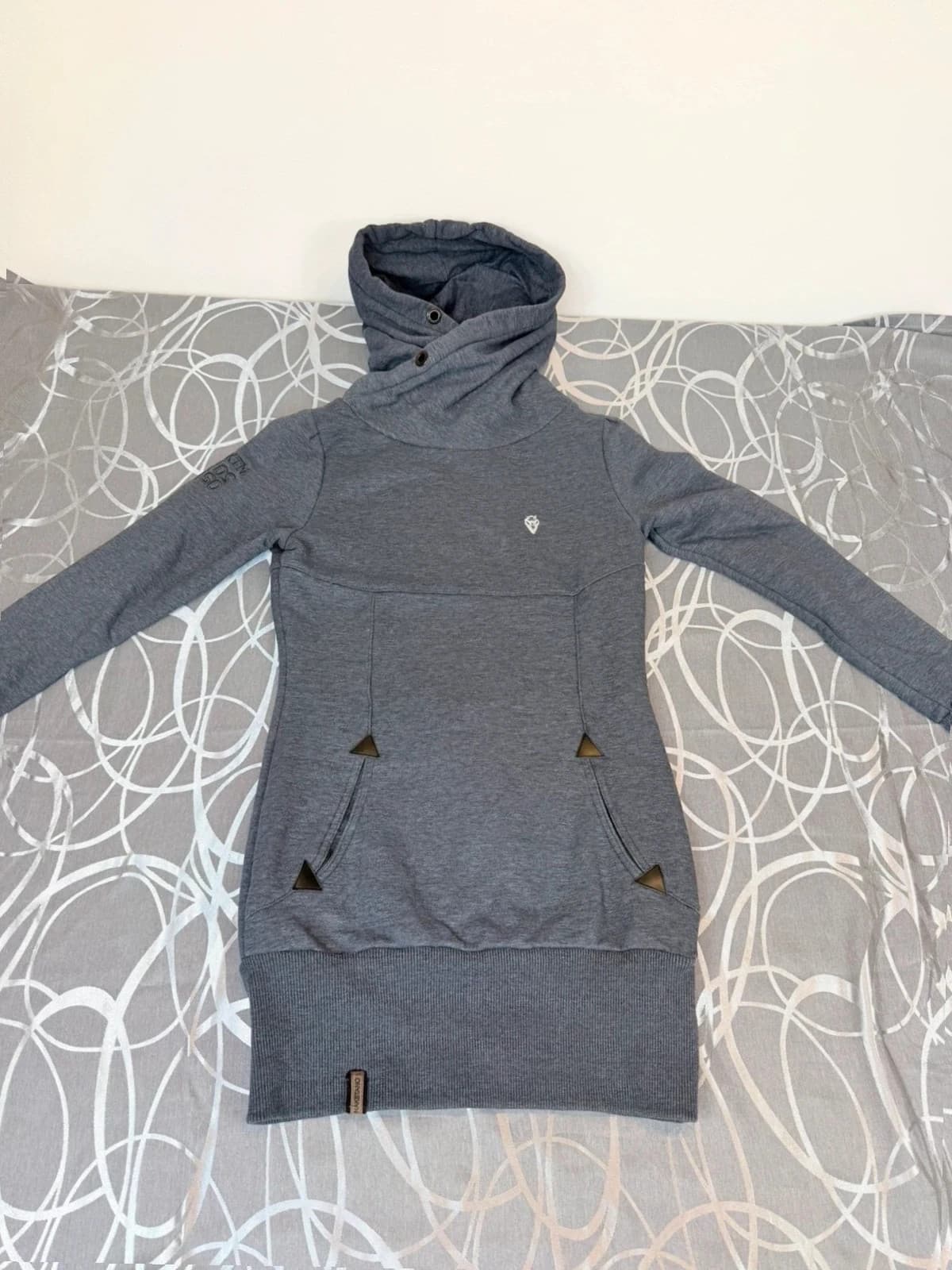 Naketano dlouhá mikina, velikost XS — second hand, velmi dobrý