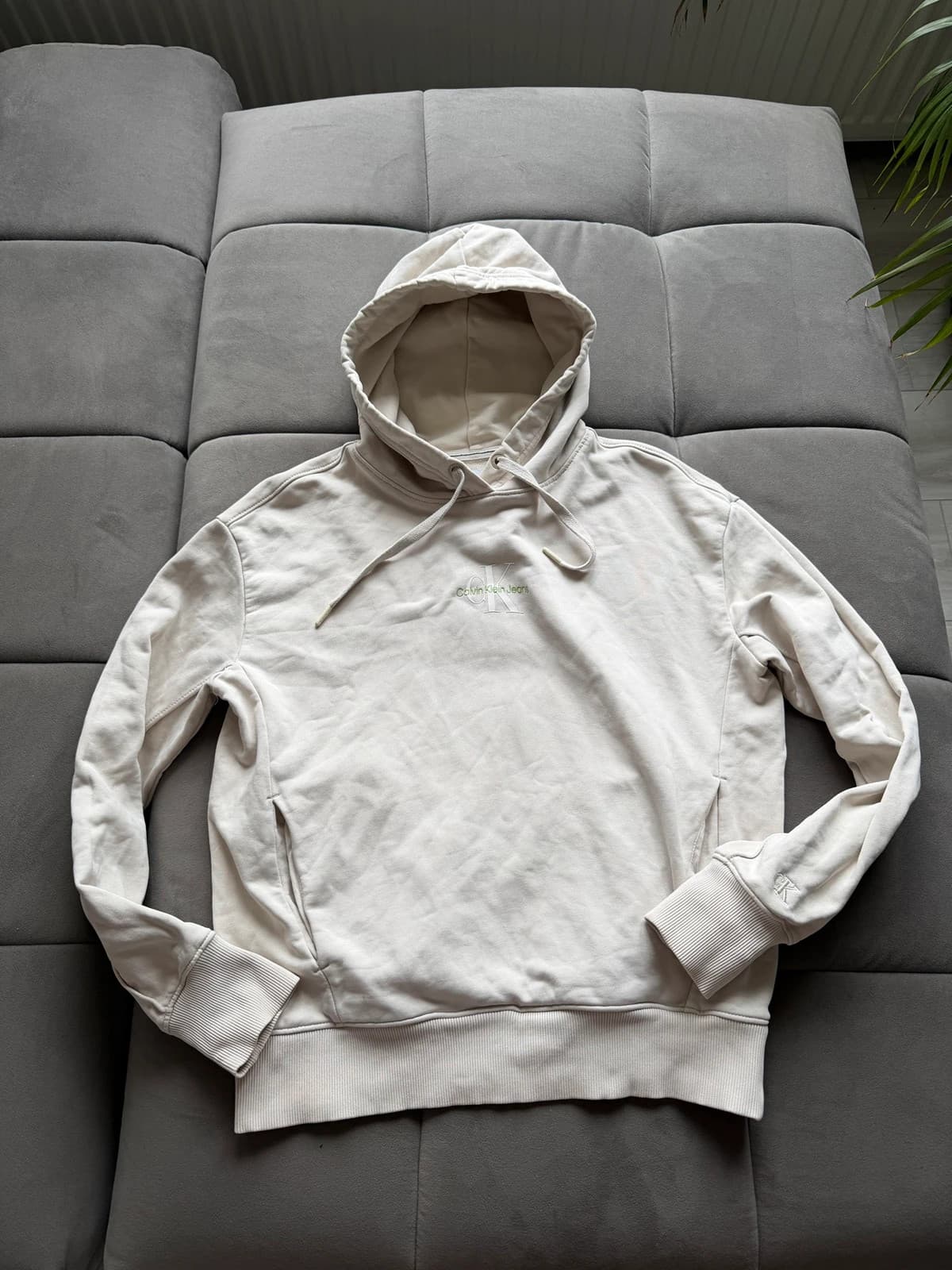 Calvin Klein mikina, velikost L — second hand, velmi dobrý