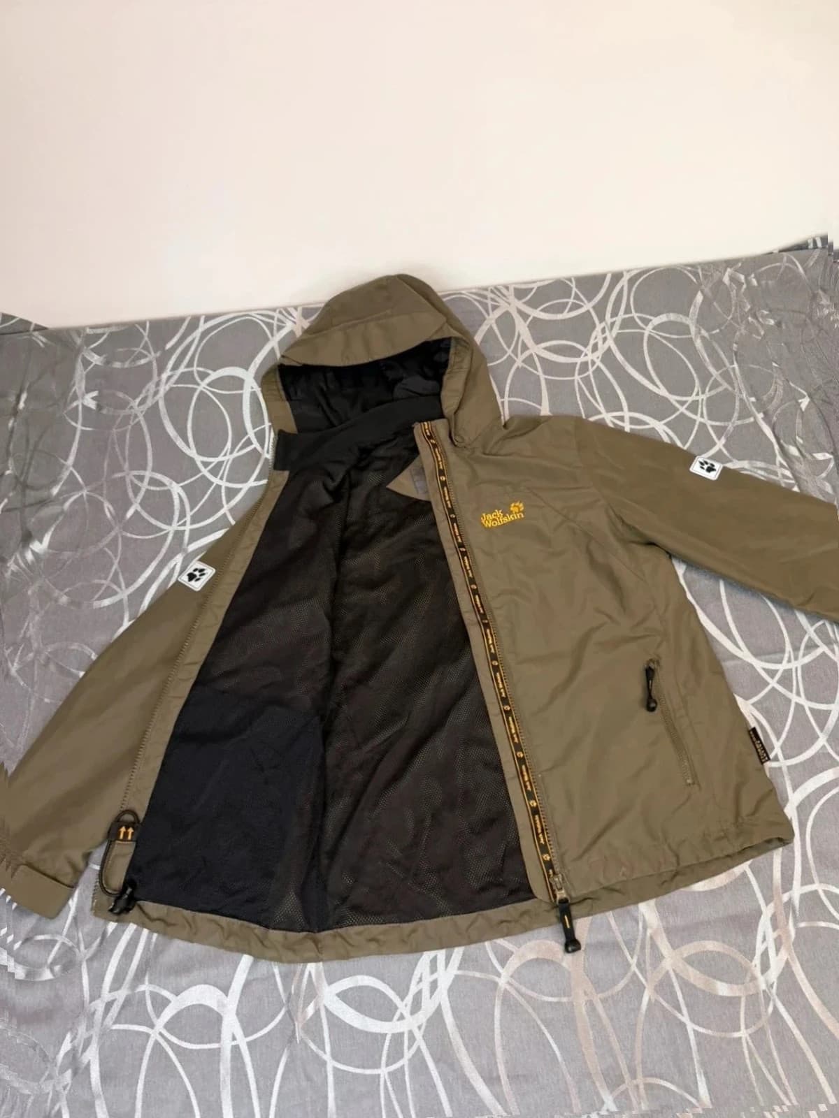 Jack Wolfskin bunda, velikost 140 — second hand, dobrý