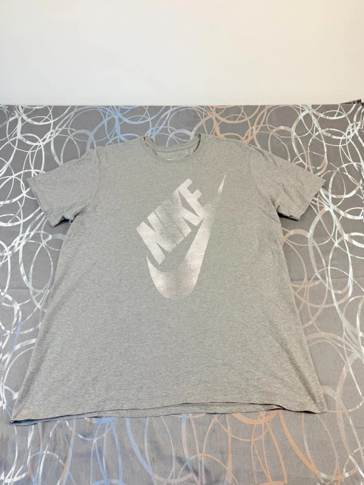 Triko Nike, velikost L — second hand, velmi dobrý